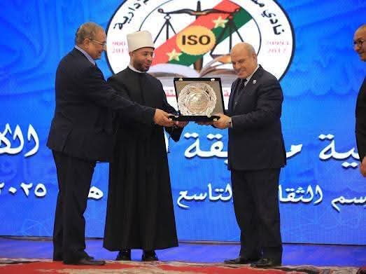 النيابة الإدارية تكرم أسرة شهيدة الواجب الوطني