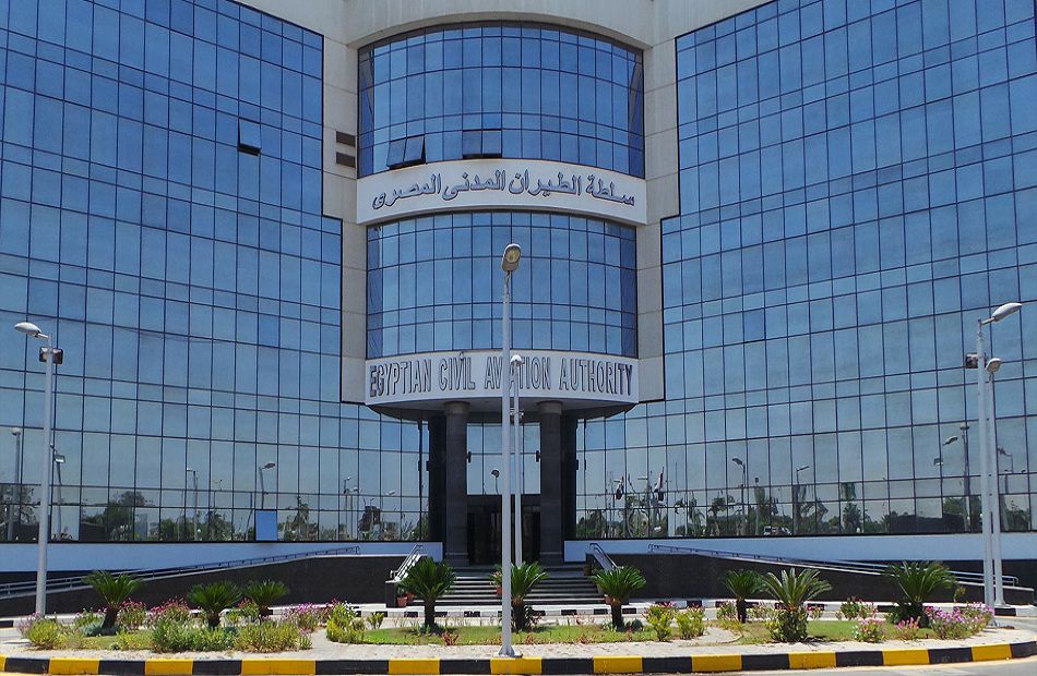 إجراءات صارمة من سلطة الطيران المدني تجاه واقعة تصوير المحامي أشرف نبيل