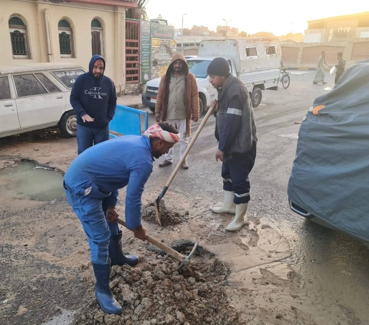 عطل خط مياه بشارع المصالح بالغردقة 