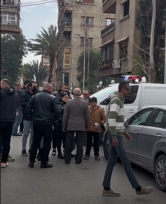 خروج جثمان هدى شعراوي من المستشفى استعدادًا لصلاة الجنازة وتشييعه إلى مثواه الأخير