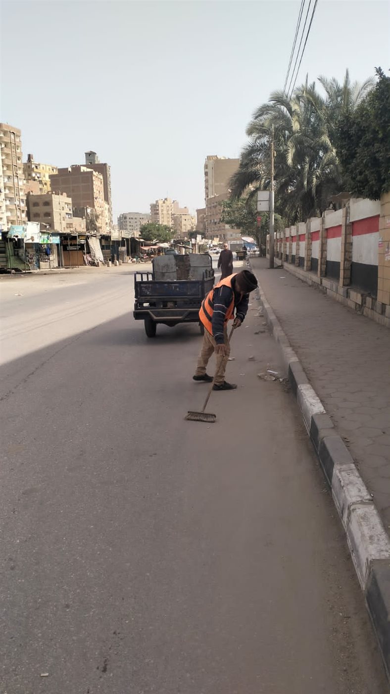 استمرار الحملات المكبرة للنظافة ورفع الإشغالات بميادين وشوارع مدينة الفيوم 