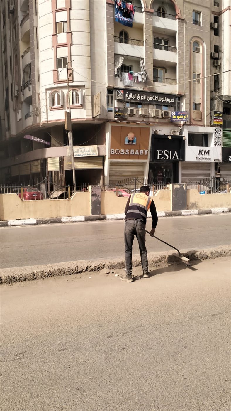 استمرار الحملات المكبرة للنظافة ورفع الإشغالات بميادين وشوارع مدينة الفيوم 