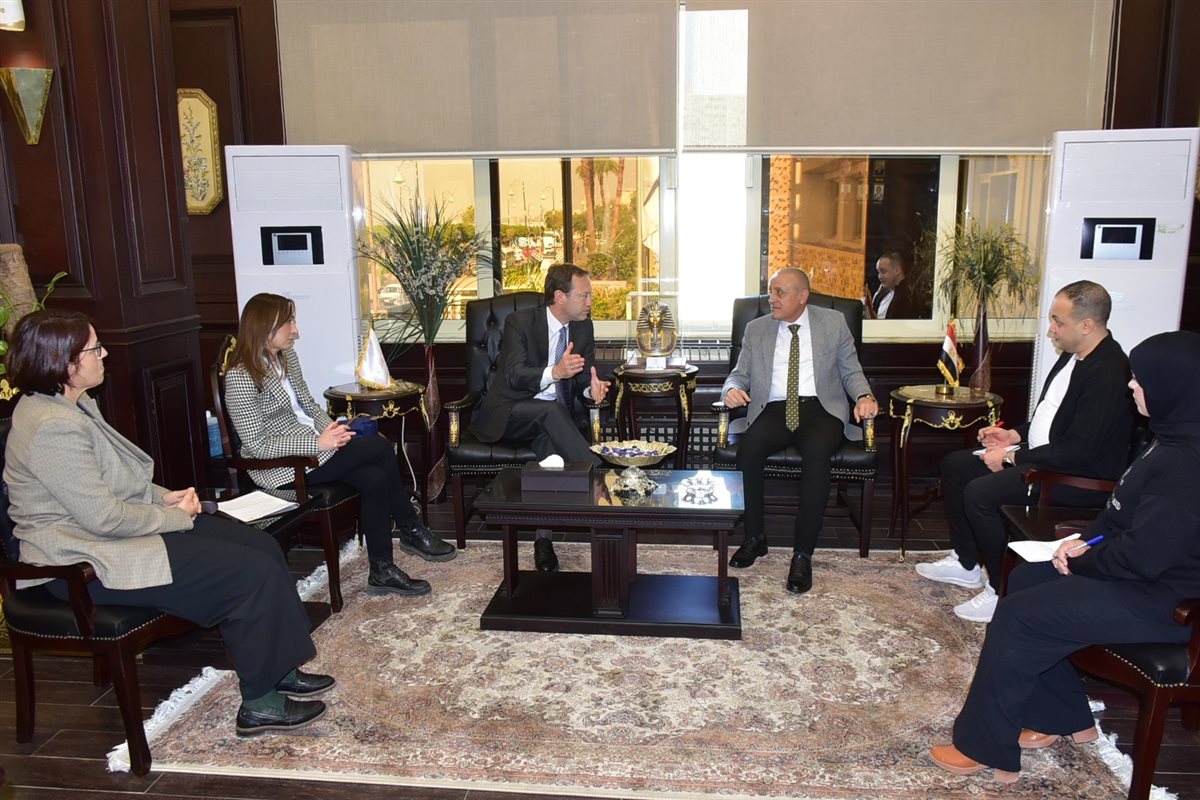 محافظ الأقصر والسفير الإسباني