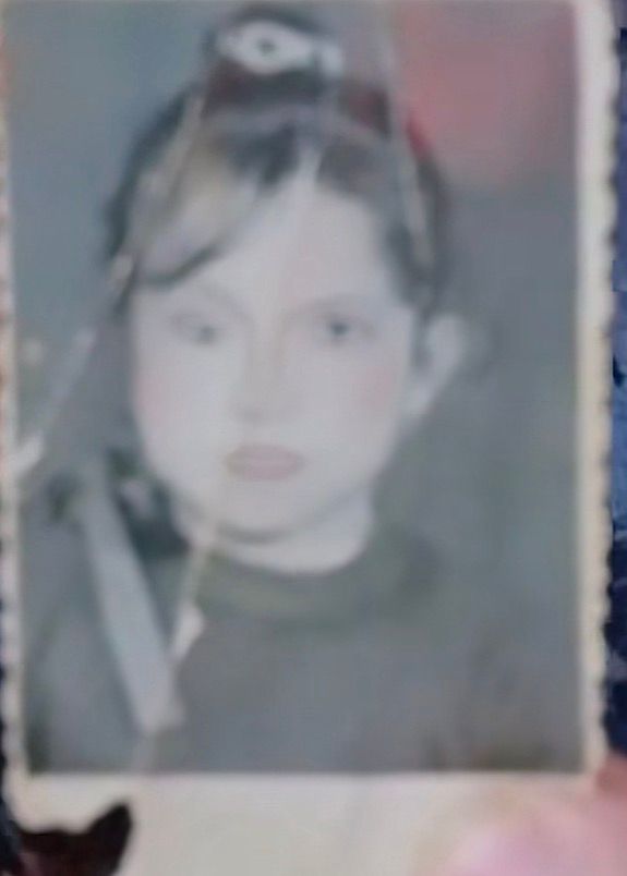 انتصار في صغرها