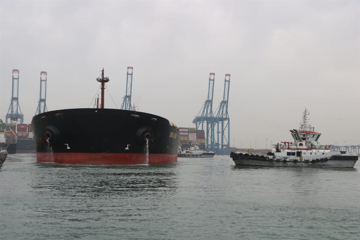 سفينة الصب الجاف ZHI DA 88