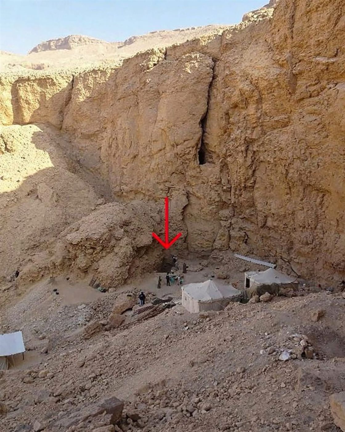 مقبرة تحتمس الثاني واكتشافات الوديان الغربية