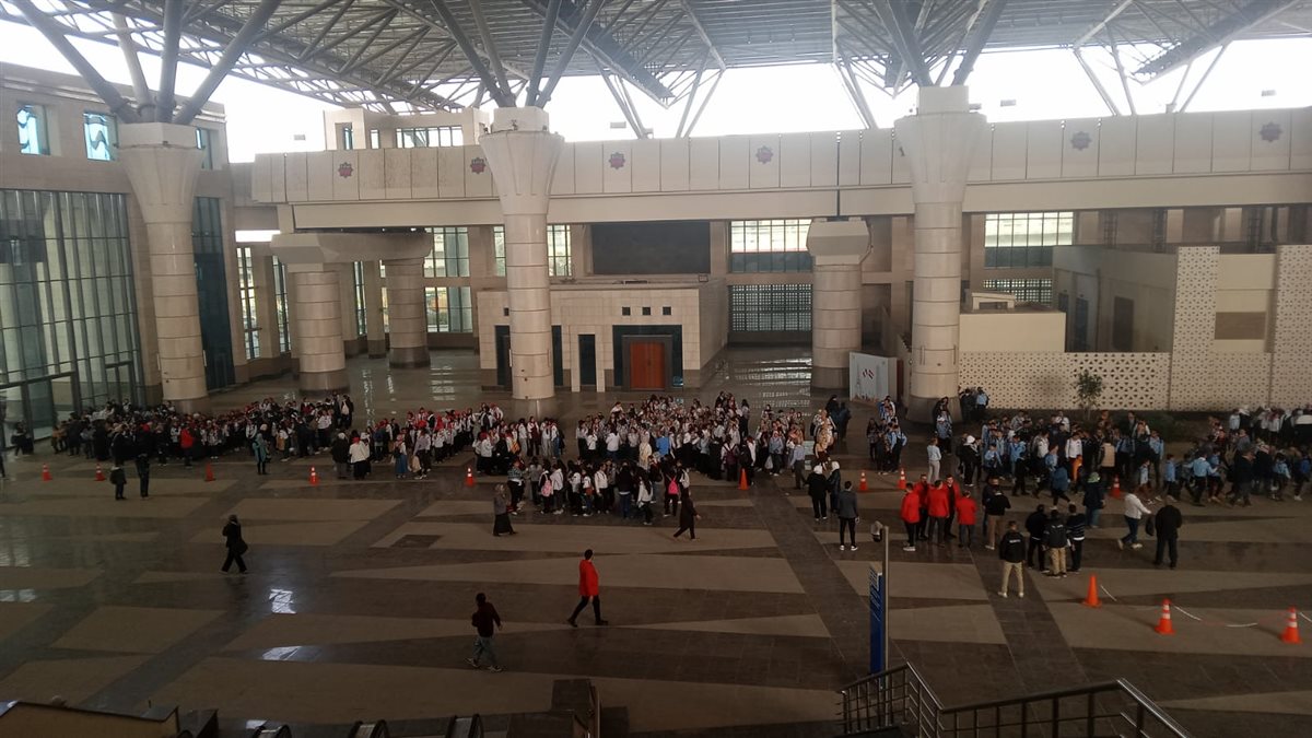 استقلال الوفود للقطار الكهربائي الخفيف