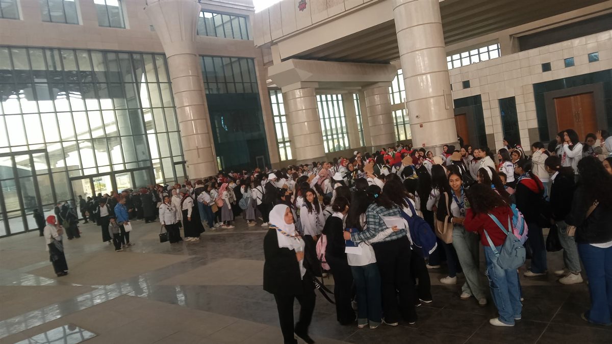 استقلال الوفود للقطار الكهربائي الخفيف