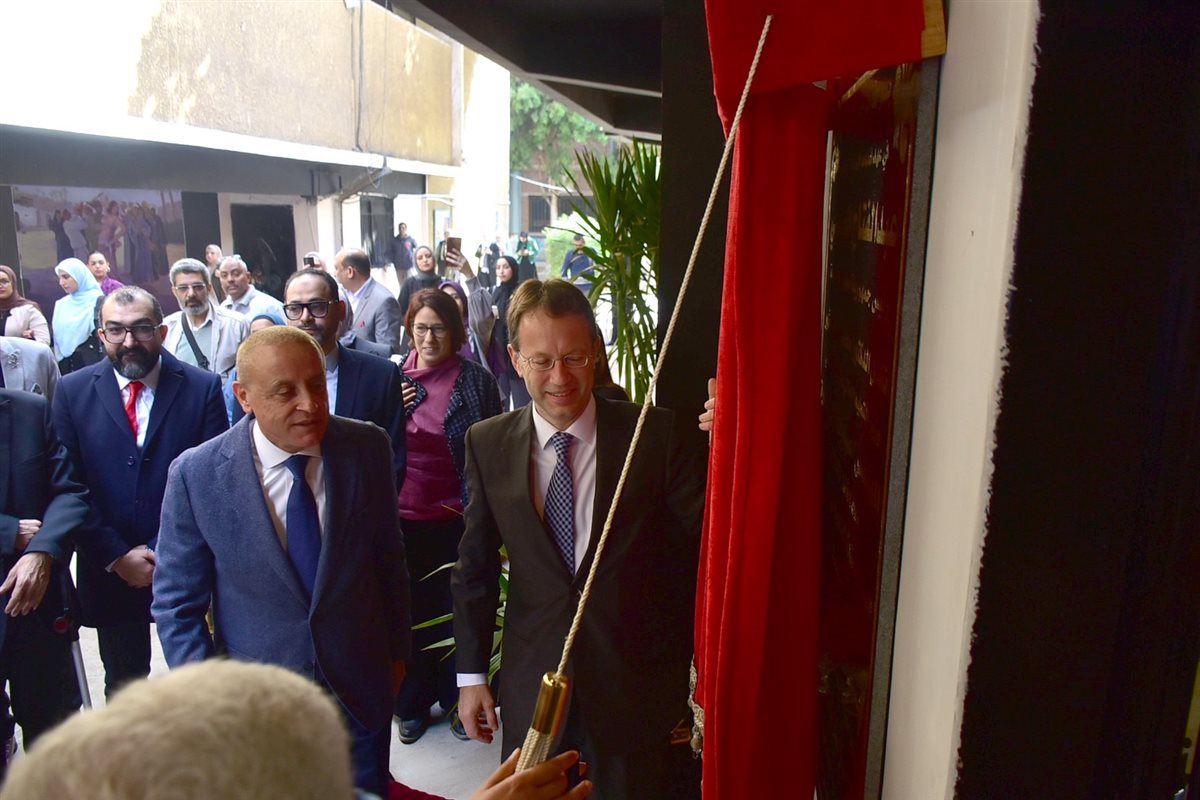 مركز «تمكين للإبداع والتكنولوجيا» بكلية الفنون الجميلة.