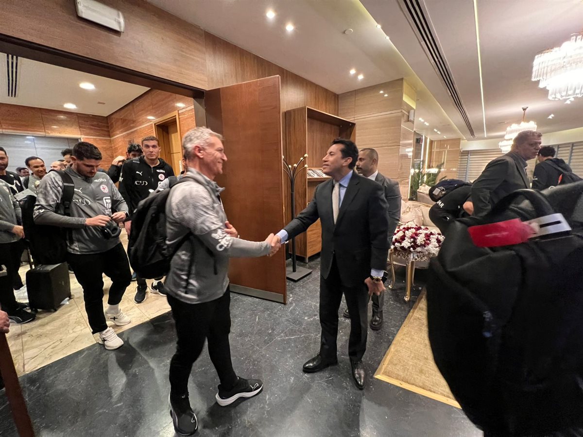 <strong>وزير الرياضة يستقبل بعثة منتخب اليد بعد التتويج بأمم إفريقيا</strong>