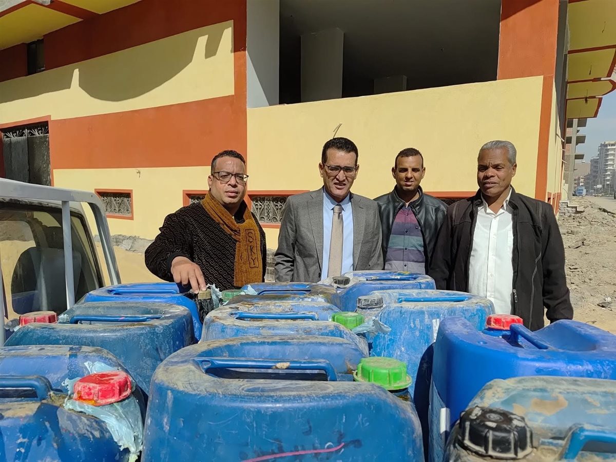 ضبط طن مواد كيماوية مجهولة المصدر بالأقصر