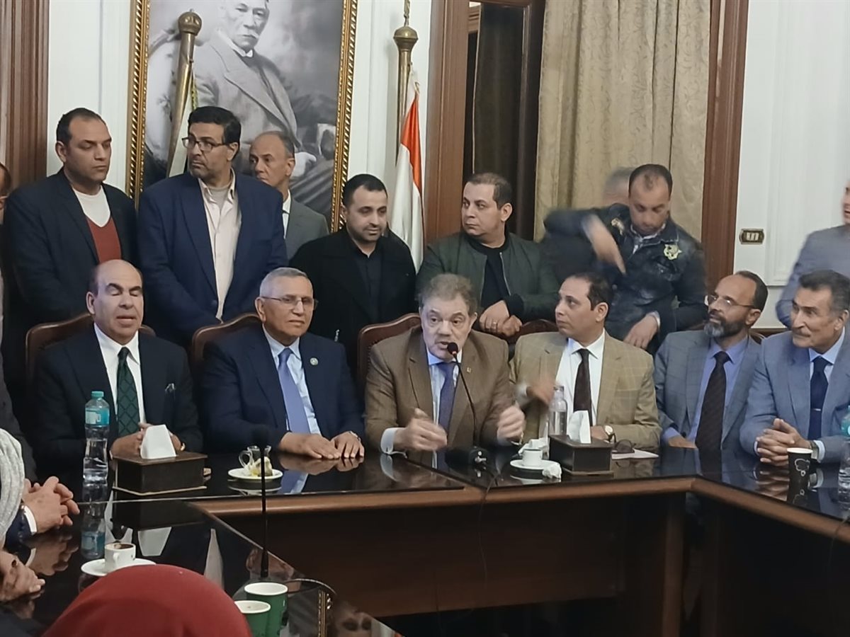 الدكتور السيد البدوي في مقر الهيئة العليا للحزب