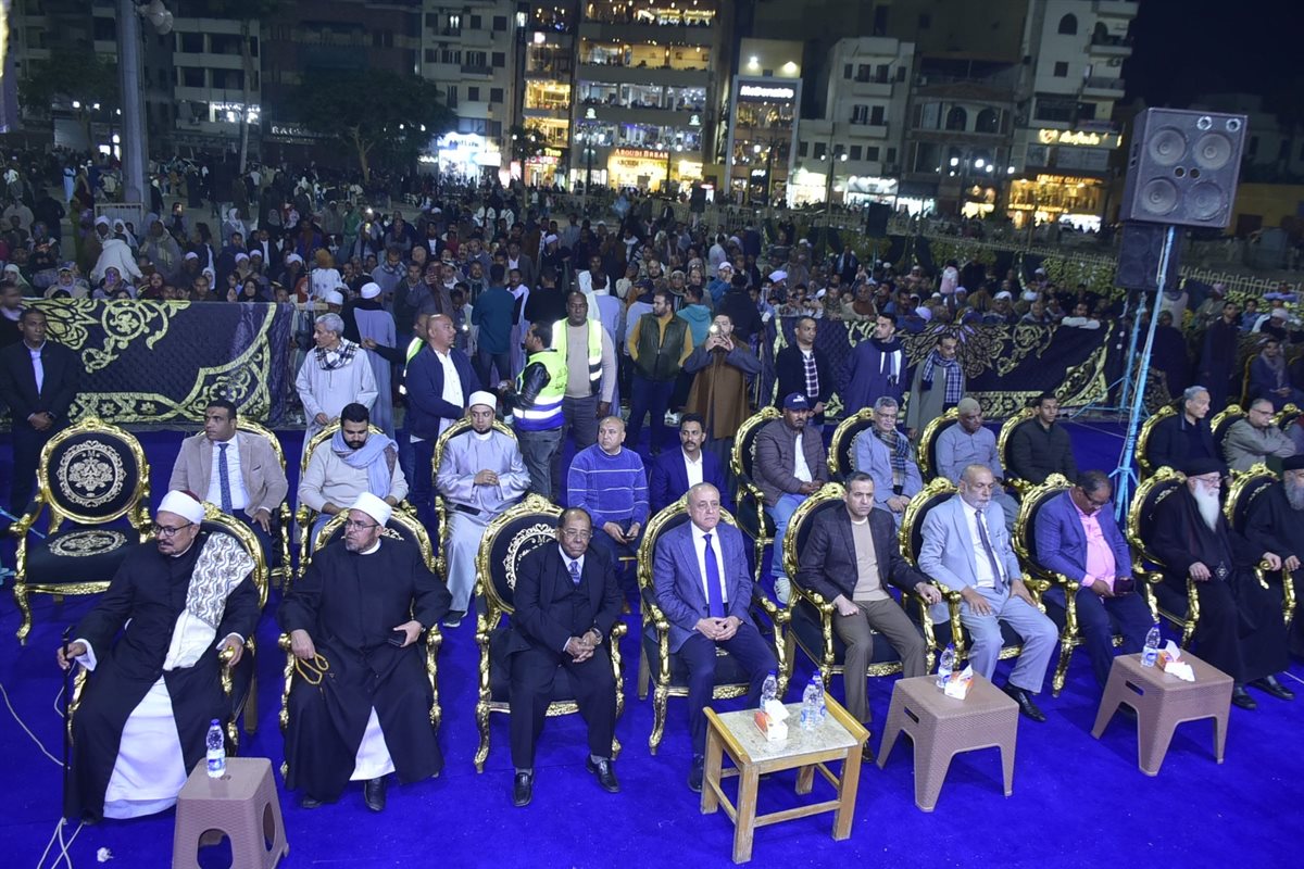 محافظ الأقصر يشهد الليلة الختامية لمولد أبوالحجاج