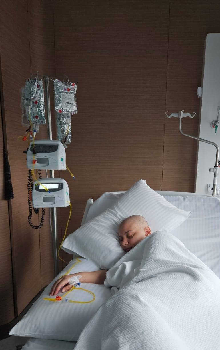 استغاثة سيدة مريضة بالسرطان بعد تراكم الديون وتهديد زوجها بالحبس