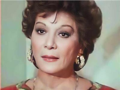 &nbsp;عايدة عبد العزيز