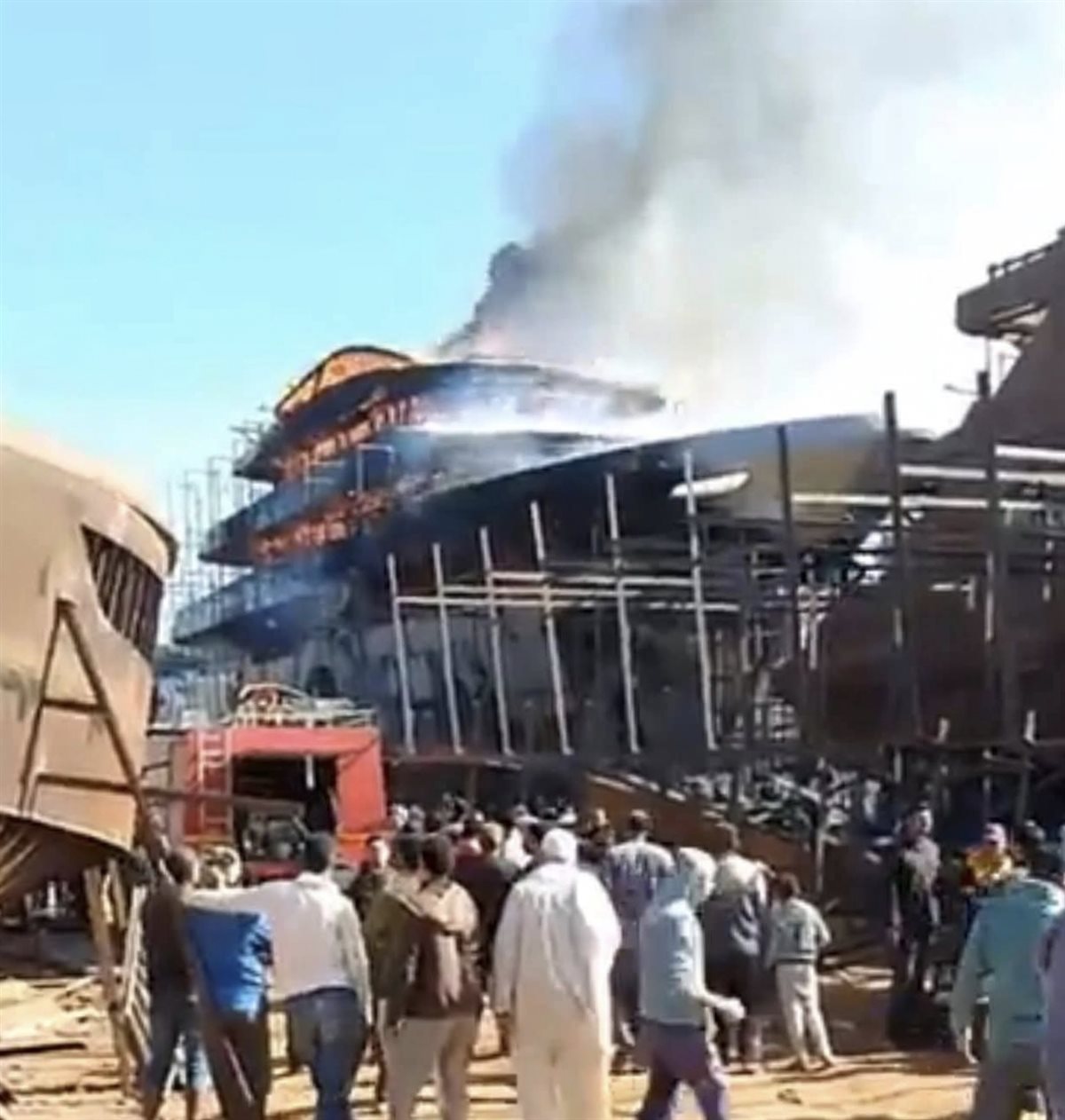 الحماية المدنية تسيطر على حريق بورشة تصنيع مراكب برشيد