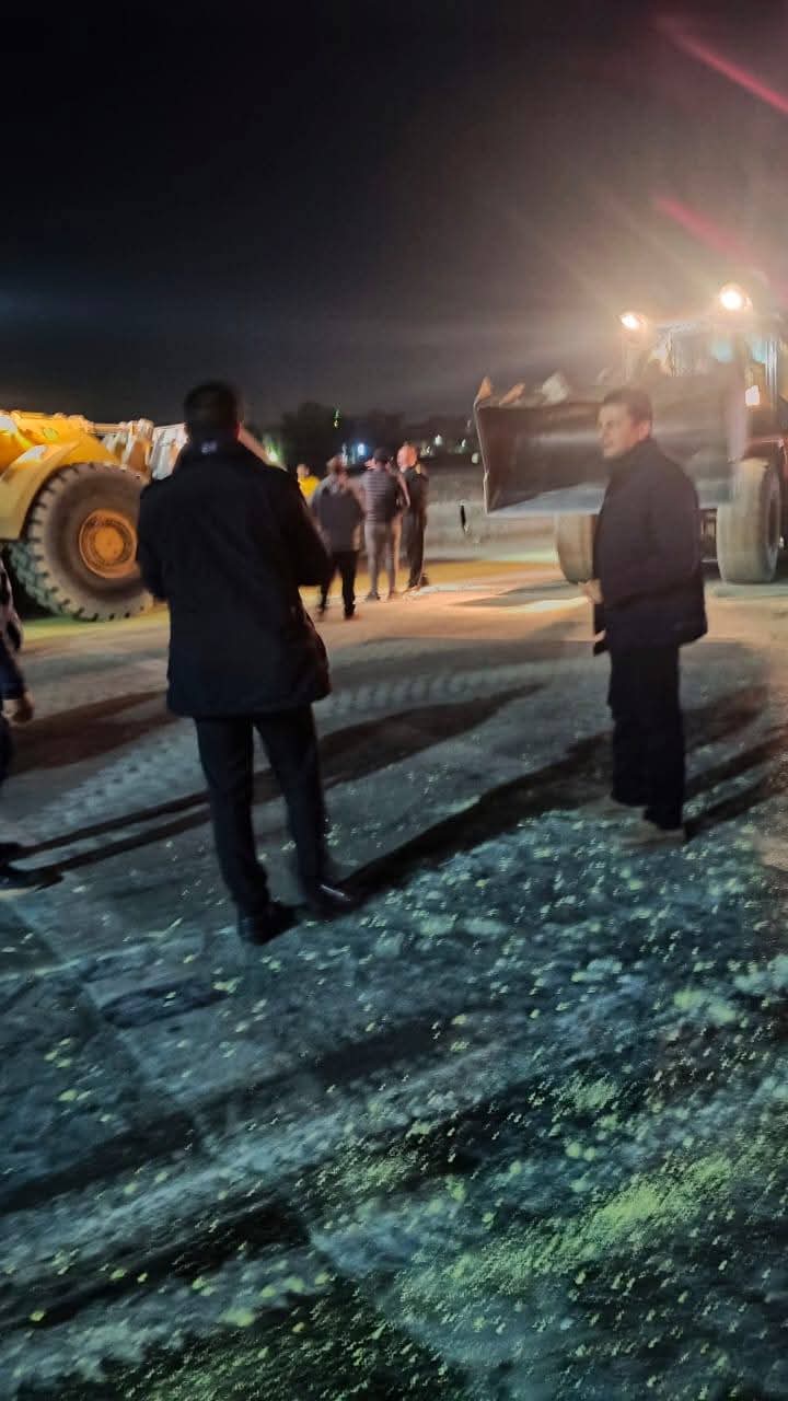 انقلاب سيارة نقل محملة بالكبريت على الطريق الزراعي بالمنوفية&nbsp;