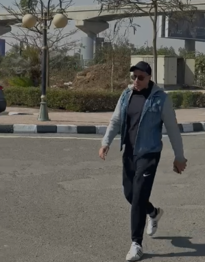 منهم أحمد السعدني.. أبرز الحضور في جنازة والد علا رشدي في مسجد الشرطة