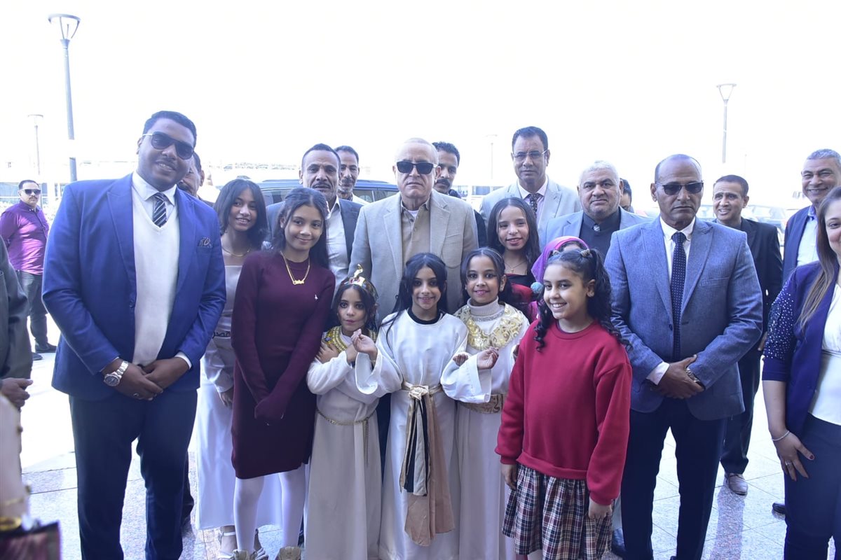 محافظ الأقصر ومبادرة ترسيخ ثقافة التطوع لدى النشء