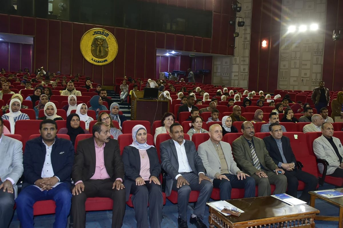 محافظ الأقصر ومبادرة ترسيخ ثقافة التطوع لدى النشء