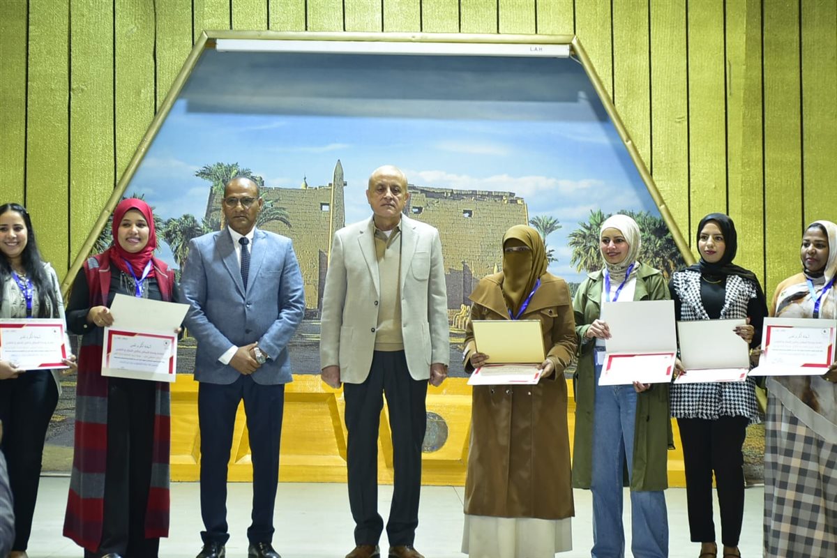 محافظ الأقصر ومبادرة ترسيخ ثقافة التطوع لدى النشء