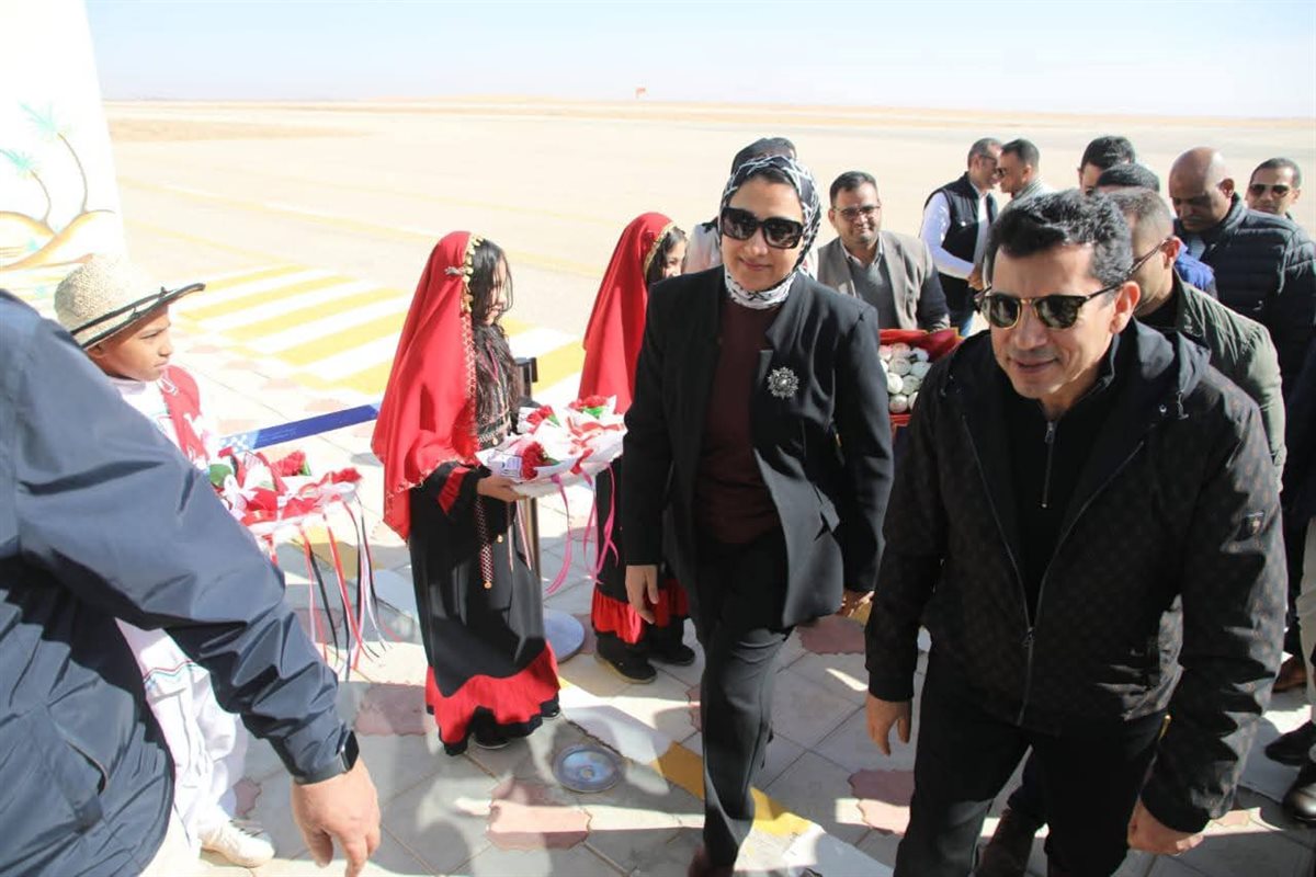 وصول وزير الشباب ومحافظ مطروح للوادى الجديد