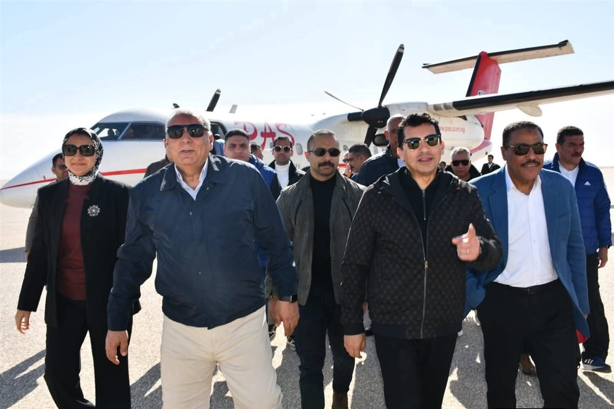 وصول وزير الشباب ومحافظ مطروح للوادى الجديد