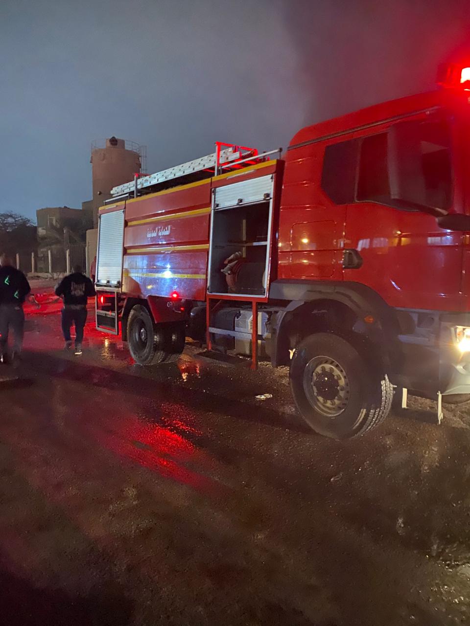 محافظ الجيزة يتابع &nbsp;أعمال إطفاء حريق اندلع داخل مصنع أخشاب بمدينة السادس من أكتوبر