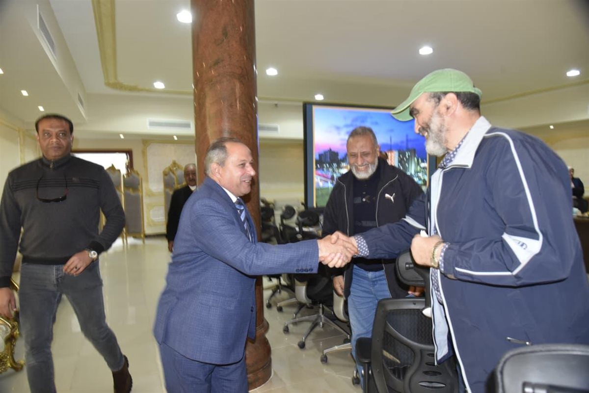 محافظ بورسعيد يستقبل قدامى قادة وحدات الصاعقة