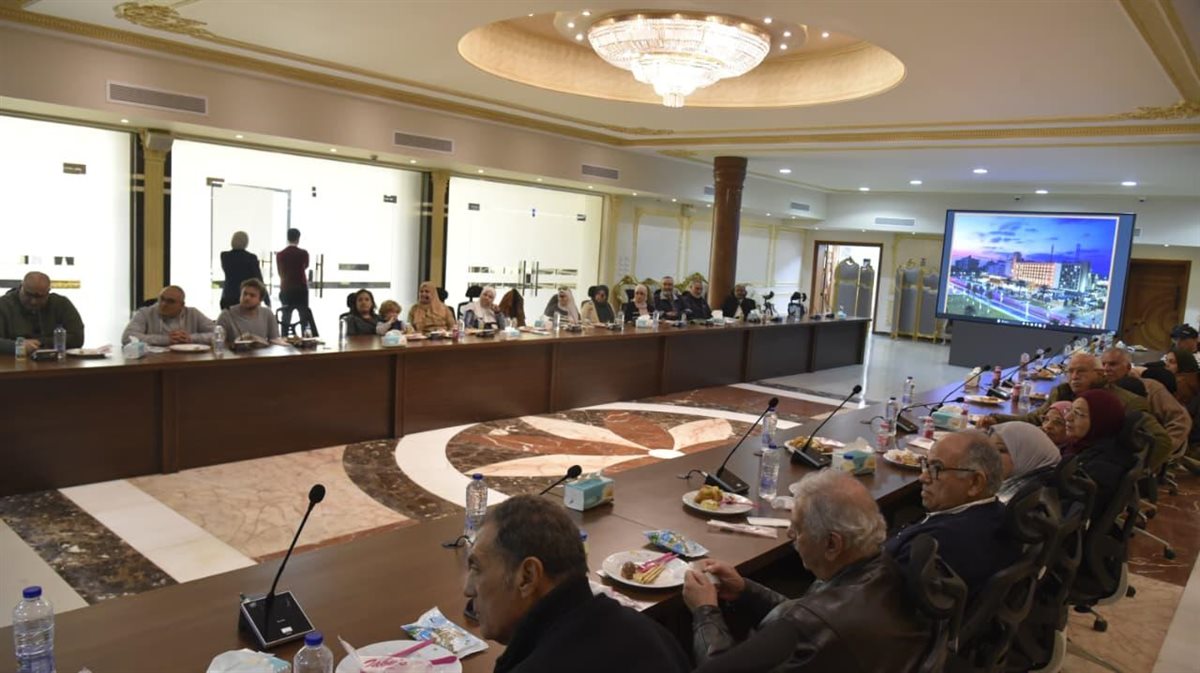 محافظ بورسعيد يستقبل قدامى قادة وحدات الصاعقة