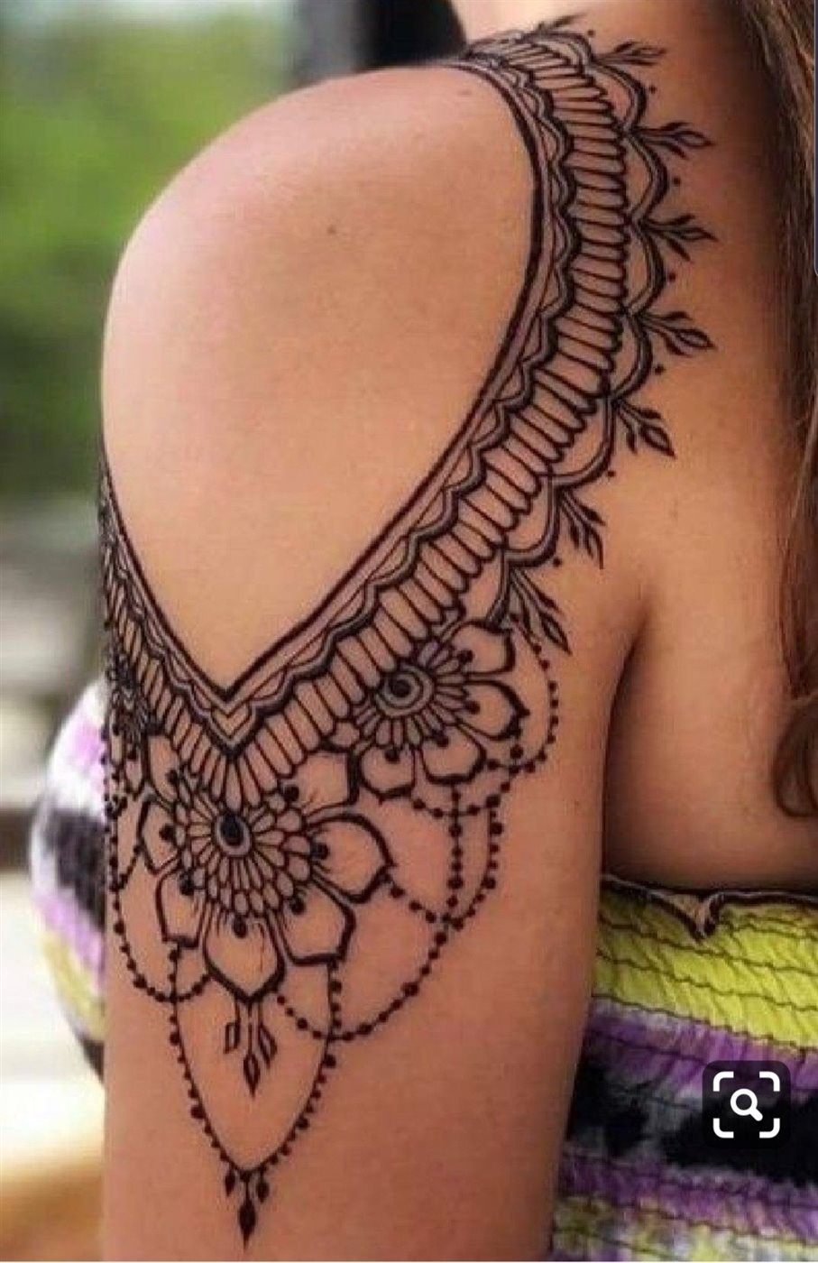 نقش حناء على الظهر والكتف