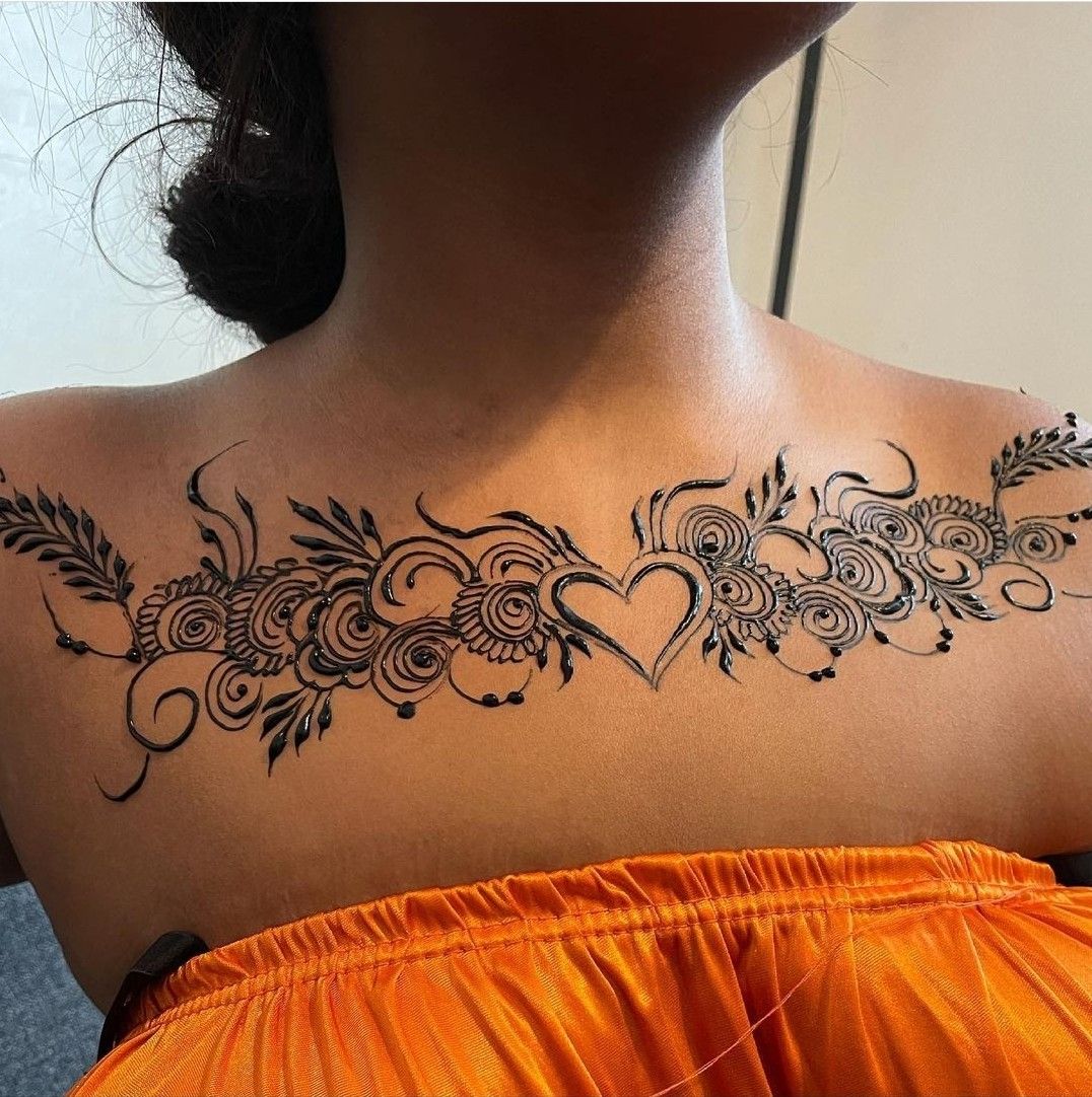 نقش حناء على الظهر والكتف