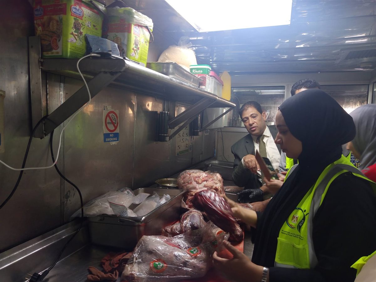 ضبط أغذية غير صالحة بحملة بيطرية بالأقصر&nbsp;