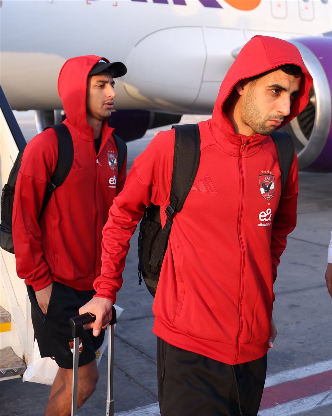 <strong>بعثة الأهلي تصل إلى القاهرة بعد التعادل مع شبيبة القبائل&nbsp;</strong>