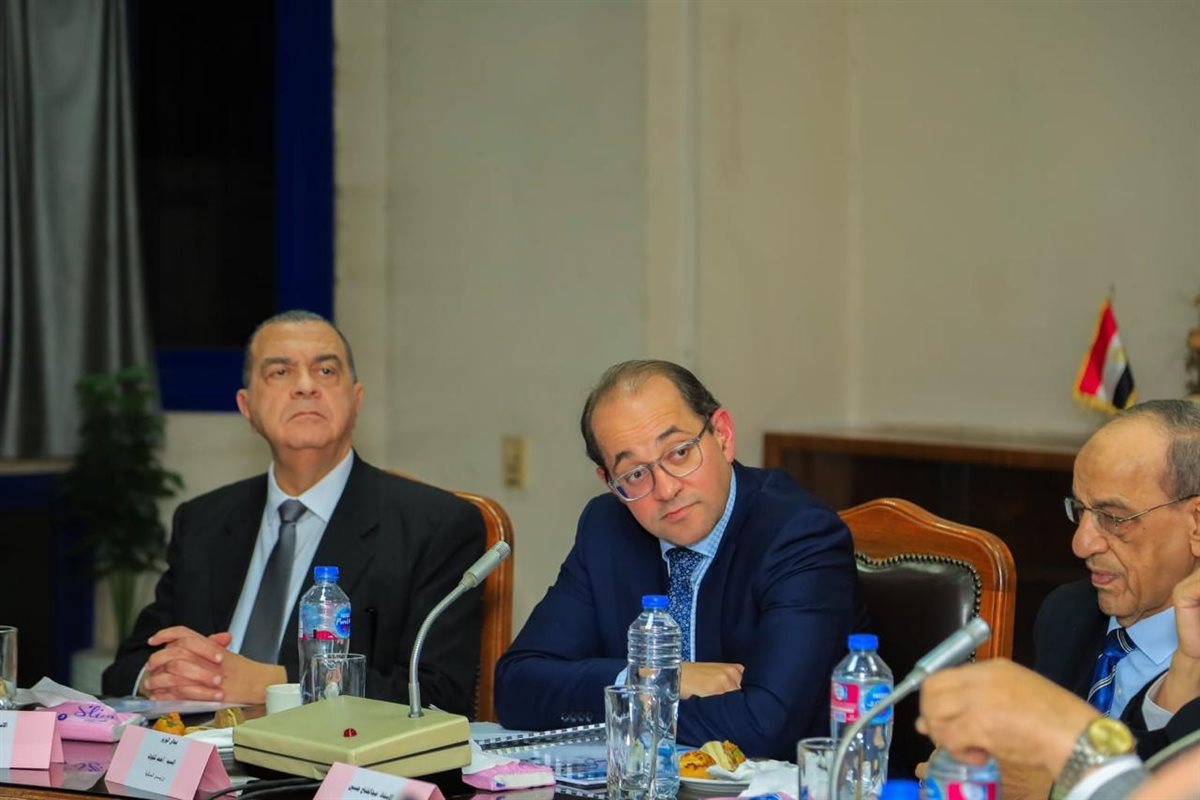 وزير المالية في حوار مفتوح مع شعبة مزاولي المهن الحرة للمحاسبة والمراجعة بنقابة التجاريين