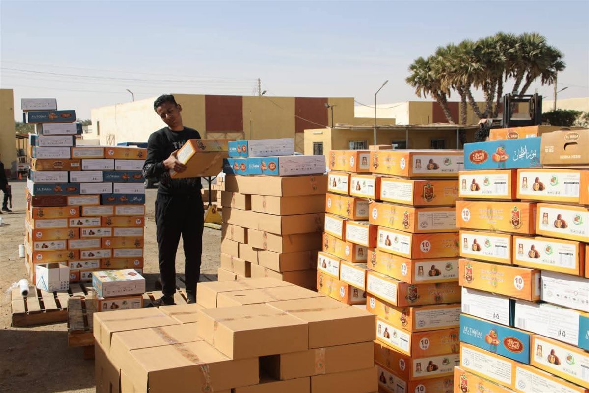 قافلة تمور لاهالى قطاع غزة