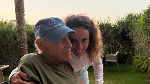 علا رشدي تودع والدها بكلمات مؤثرة: حواليك ملايكة واخدين بالهم منك ومتهنيين بوجودك معاهم