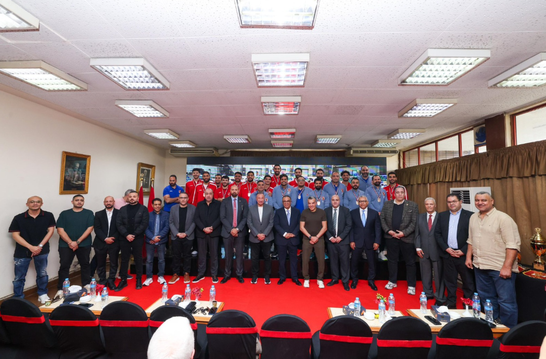 اتحاد السلة يسلم النادي الأهلي كأس دوري المرتبط