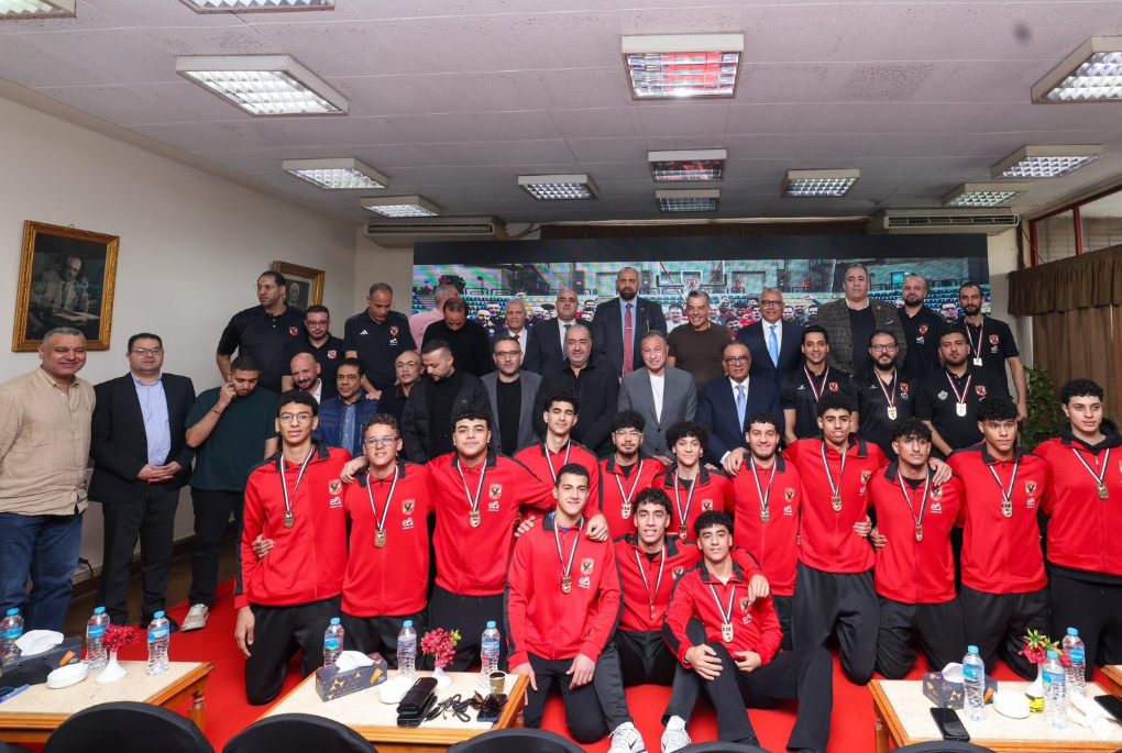 اتحاد السلة يسلم النادي الأهلي كأس دوري المرتبط