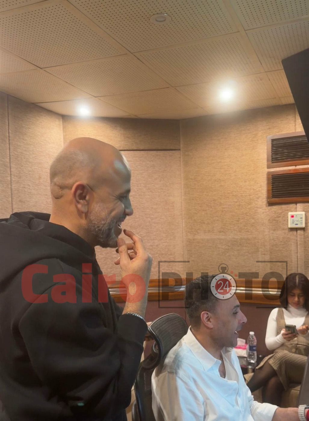 عزيز الشافعي أثناء تسجيل تتر أولاد الراعي