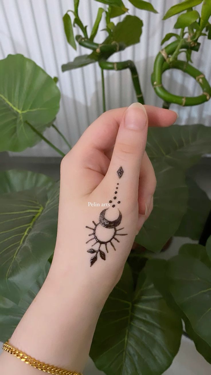 رسومات حنة على الجسم للعروسة