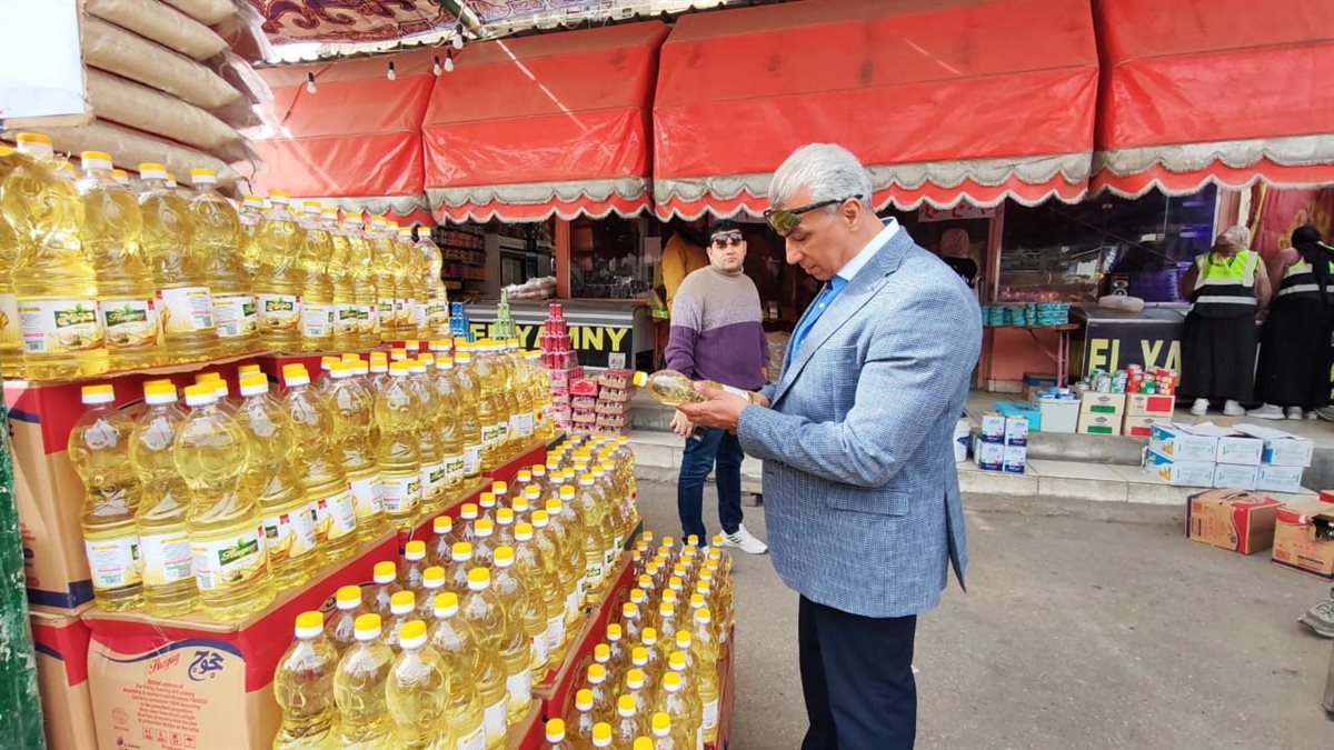 ضبط كميات من الأغذية غير الصالحة خلال حملة مكبرة لحي الزهور ببورسعيد
