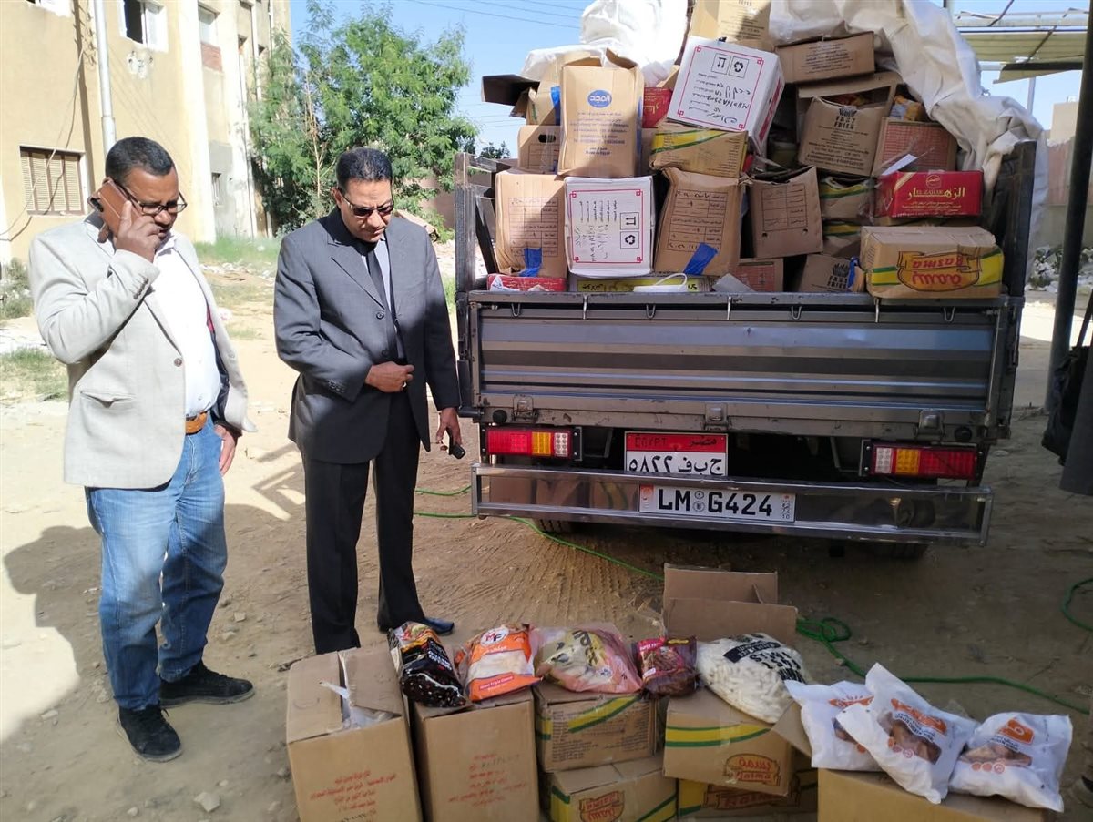 ضبط منتجات غذائية منتهية الصلاحية في حملة تموينية&nbsp;