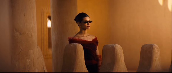 تارا عماد في The Seven Dogs