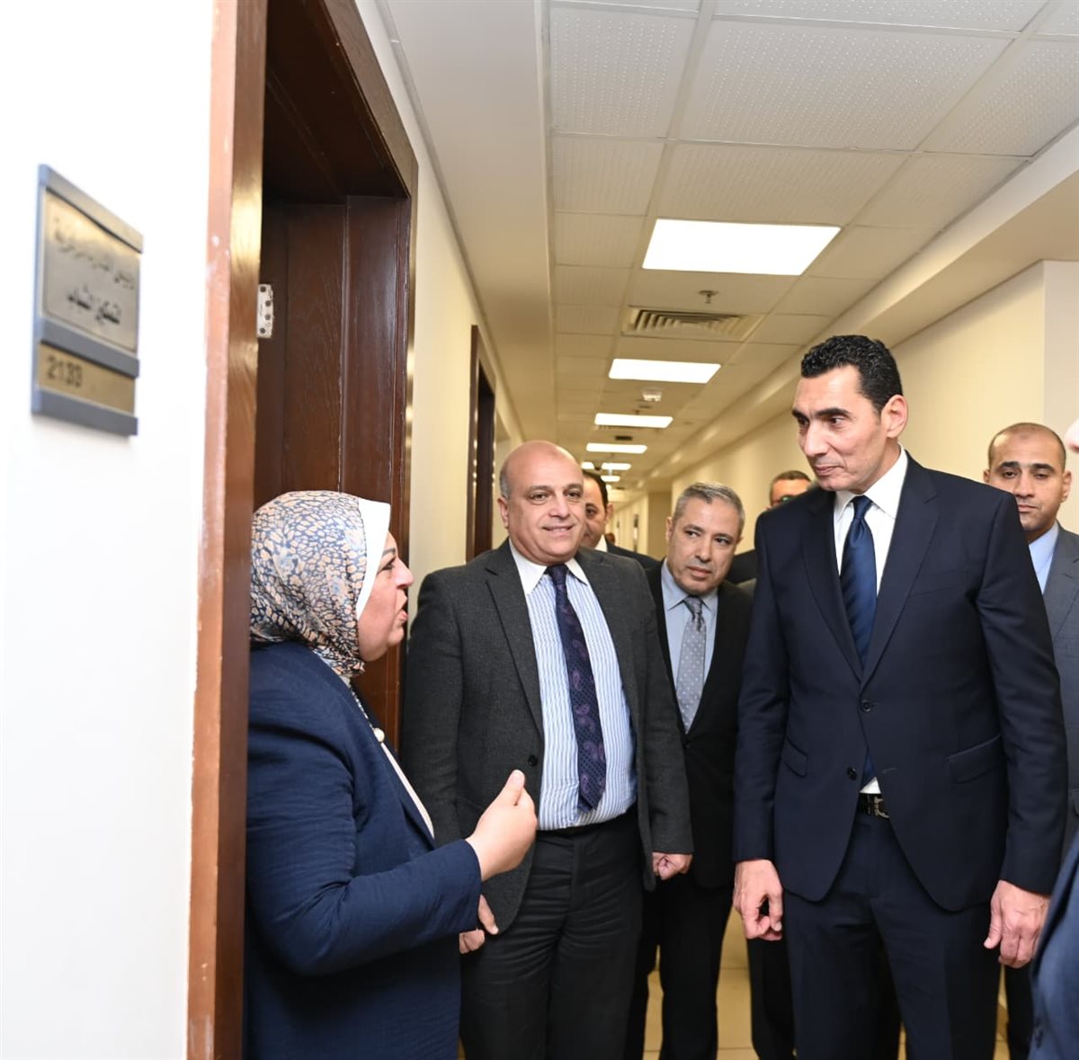 وزير الشباب والرياضة يتفقد قطاعات الوزارة في أول أيام عمله