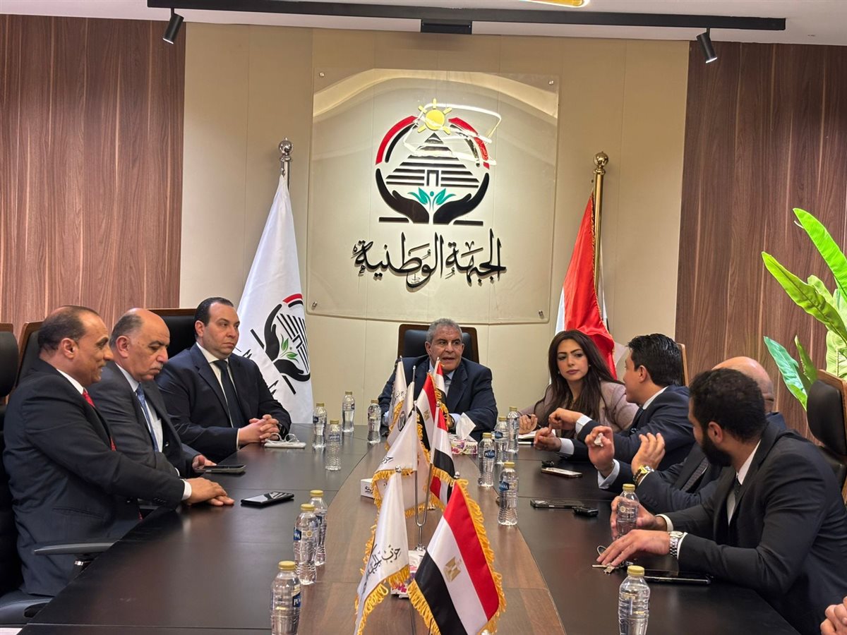 طاهر أبو زيد وأمانة الرياضة بحزب الجبهة الوطنية (4)
