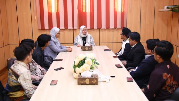 &nbsp;مستشارة شيخ الأزهر تستقبل وفد رابطة المؤسسات بإندونيسيا لدعم الجهود الرامية إلى تطوير تعليم اللغة العربية للناطقين بغيرها