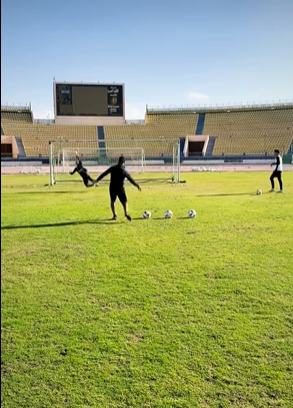 <strong>محمد عواد يتدرب منفردًا</strong>