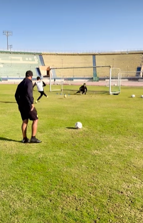 <strong>محمد عواد يتدرب منفردًا</strong>