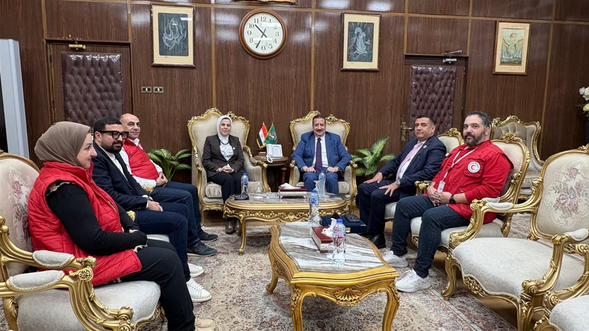 قوافل إغاثية وطبية للهلال الأحمر المصري ضمن المرحلة الثانية لدعم متضرري ارتفاع منسوب النيل بالمنوفية